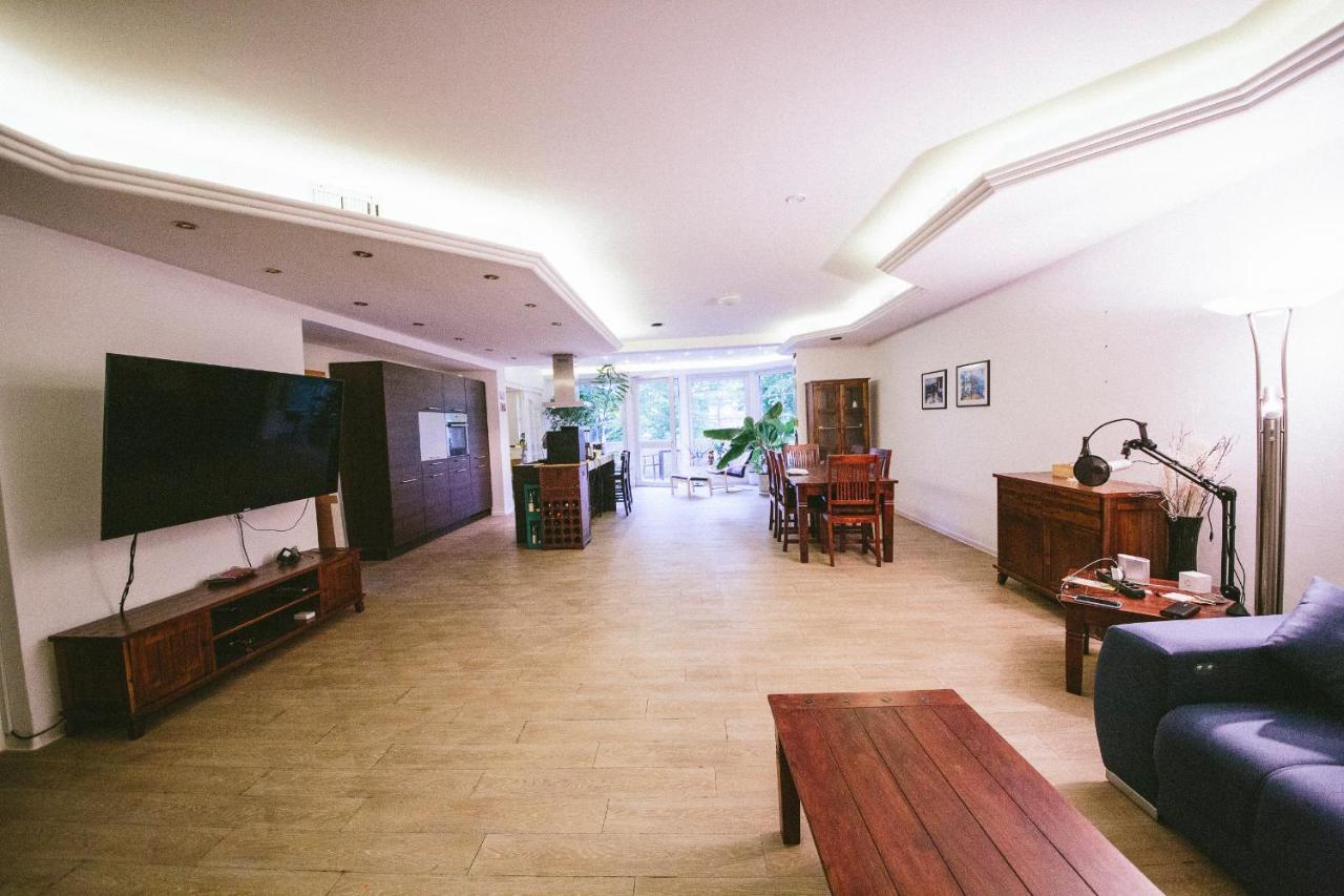 Grosse & Voll Ausgestattete Apartments, Studios, Doppelzimmer, Workspace, Parkplatz, Netflix, Prime & Schnelles Wifi In Ruhiger Lage Mit Garten Rudolstadt Eksteriør bilde