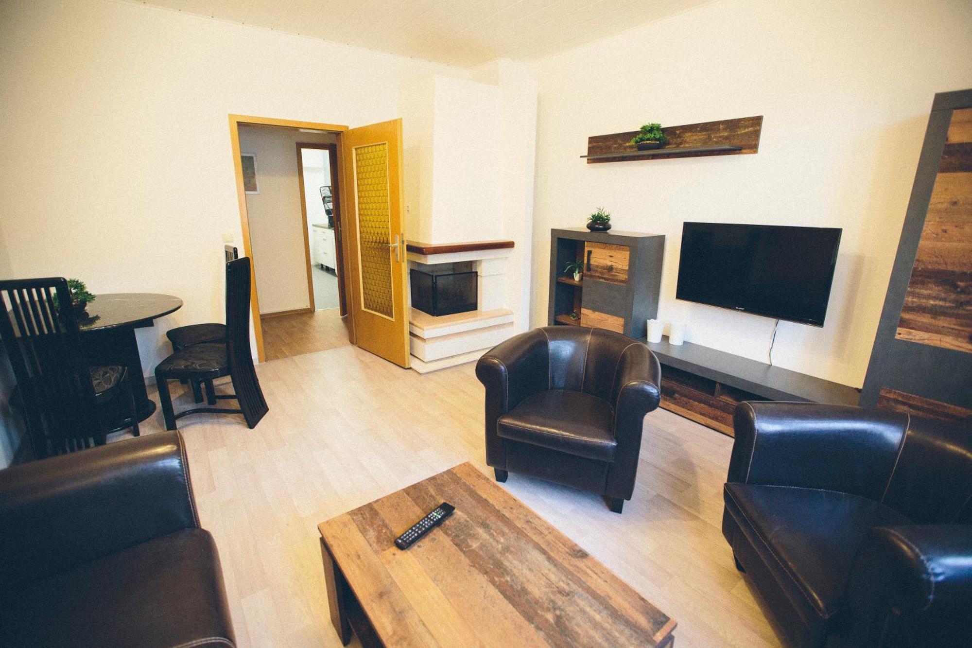Grosse & Voll Ausgestattete Apartments, Studios, Doppelzimmer, Workspace, Parkplatz, Netflix, Prime & Schnelles Wifi In Ruhiger Lage Mit Garten Rudolstadt Rom bilde