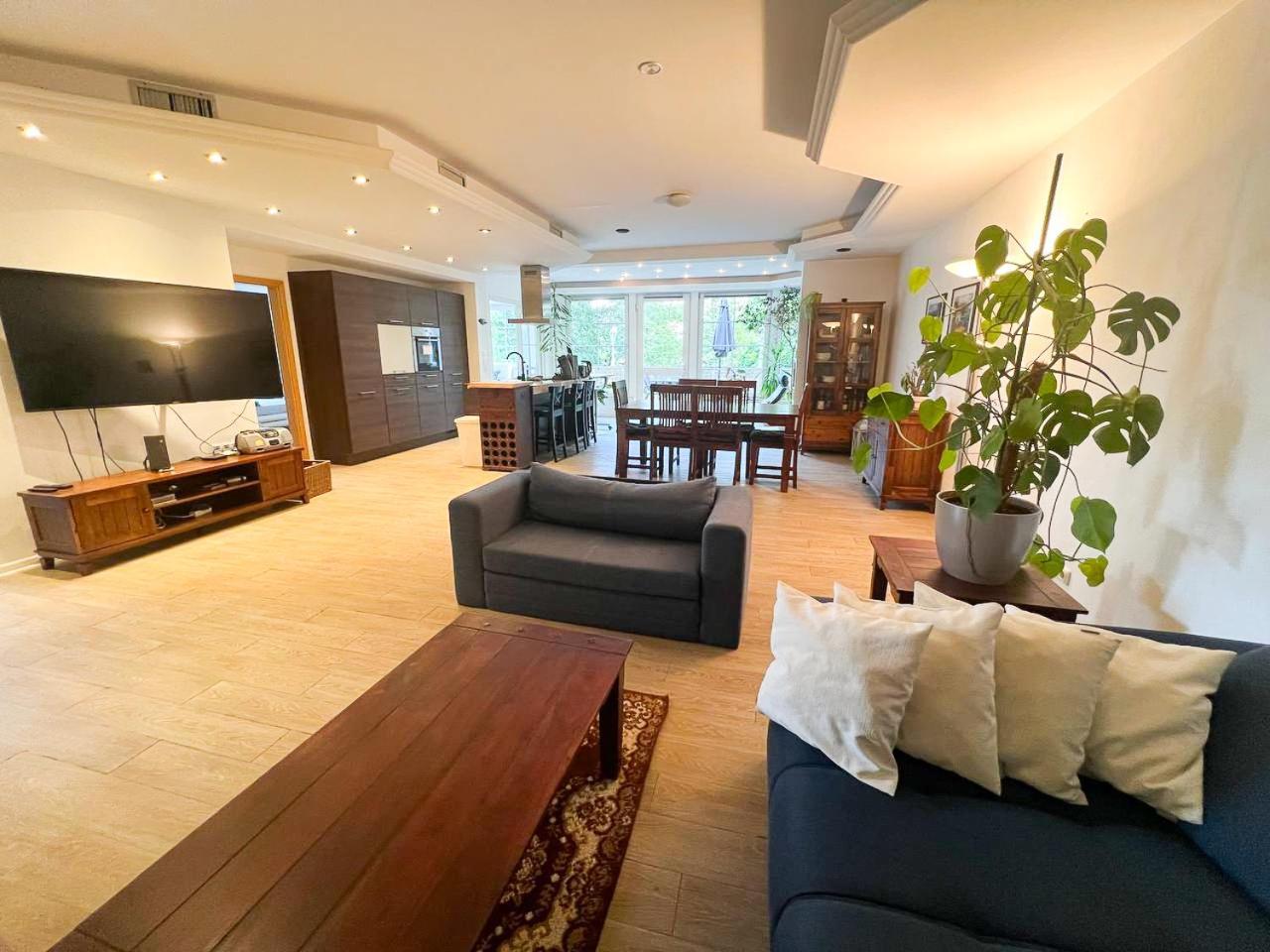 Grosse & Voll Ausgestattete Apartments, Studios, Doppelzimmer, Workspace, Parkplatz, Netflix, Prime & Schnelles Wifi In Ruhiger Lage Mit Garten Rudolstadt Eksteriør bilde