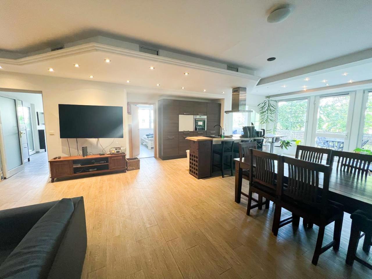 Grosse & Voll Ausgestattete Apartments, Studios, Doppelzimmer, Workspace, Parkplatz, Netflix, Prime & Schnelles Wifi In Ruhiger Lage Mit Garten Rudolstadt Eksteriør bilde