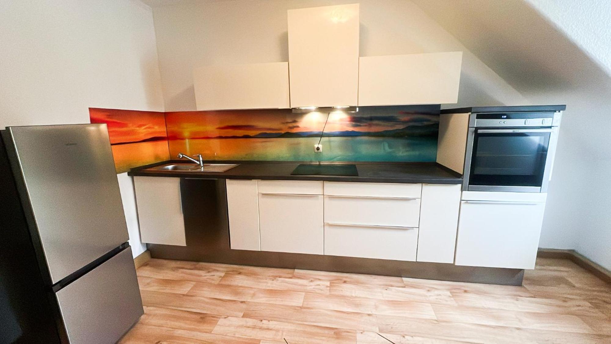 Grosse & Voll Ausgestattete Apartments, Studios, Doppelzimmer, Workspace, Parkplatz, Netflix, Prime & Schnelles Wifi In Ruhiger Lage Mit Garten Rudolstadt Rom bilde